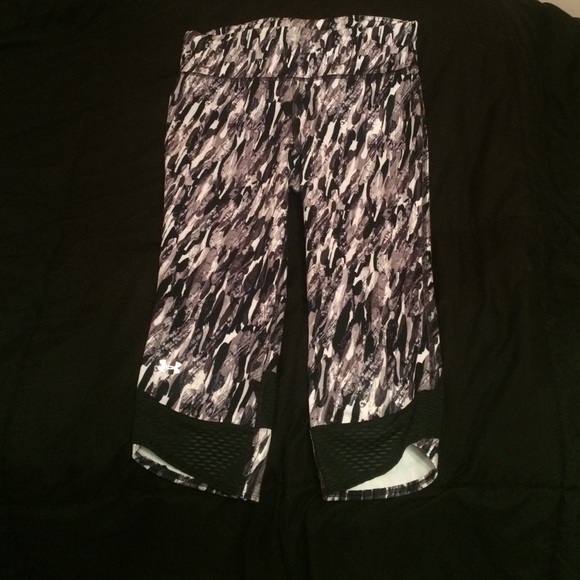 Under armour cropped leggings
