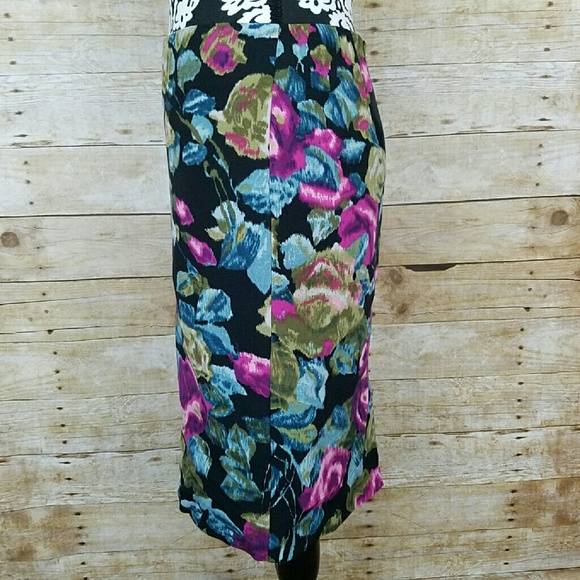 🚫 SOLD Talbots Floral Pencil Skirt NWOT - Picture 3 of 4