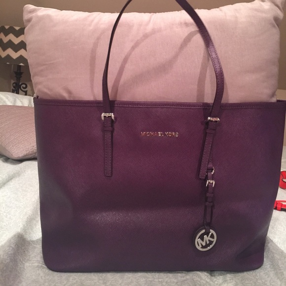 SOLD SOLD SOLD Michael Kors Jet Set tote