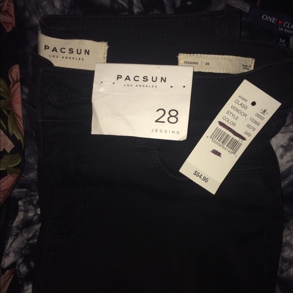 Ripped black jeggings