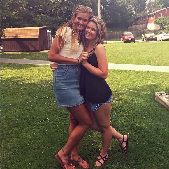 Meet your Posher, Savannah - Picture 2 of 2