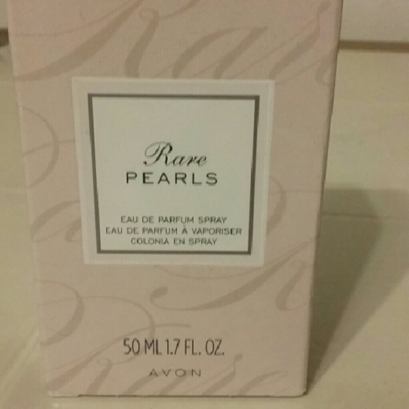 AVON Rare Pearls