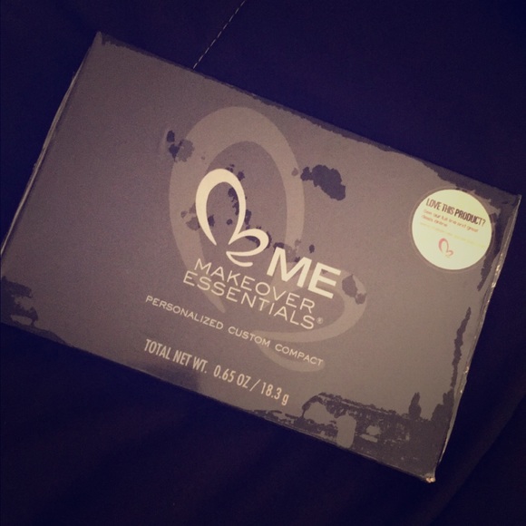 Makeover essentials prrsonalized custom compact