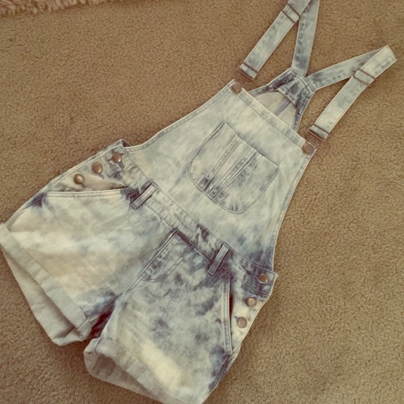NWOT Acid Wash Jean Overalls ✨