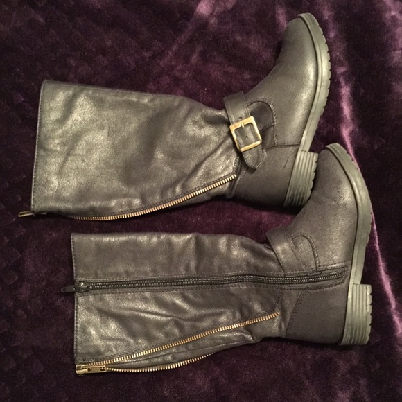 Black boots