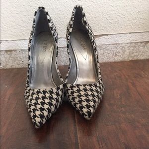 Guess houndstooth heels