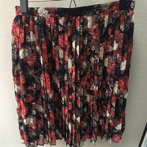 F21 | Red/Black Floral pleated skirt
