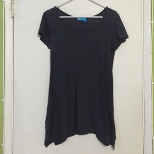 loose flowing gray t-shirt