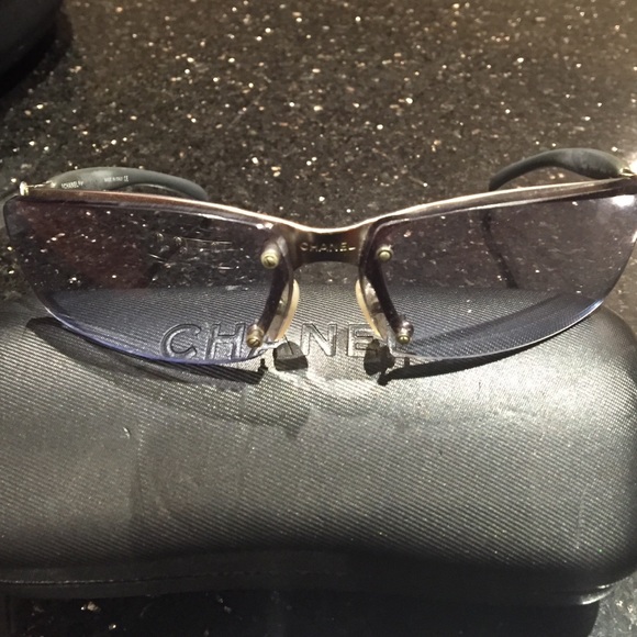 Chanel frame