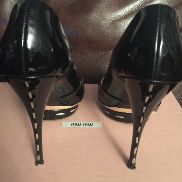 Miu Miu patent leather open toe stilettos 8.6 - Picture 4 of 4