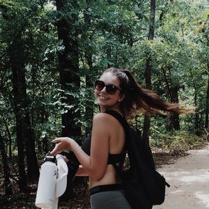 Meet your Posher, Alexia