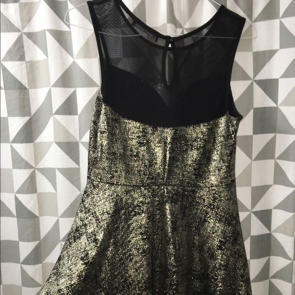 Beautiful Night dress - Picture 3 of 4