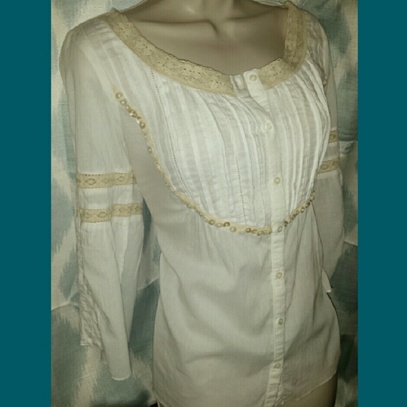 Free People Tops - Free People long sleeve white button front blouse