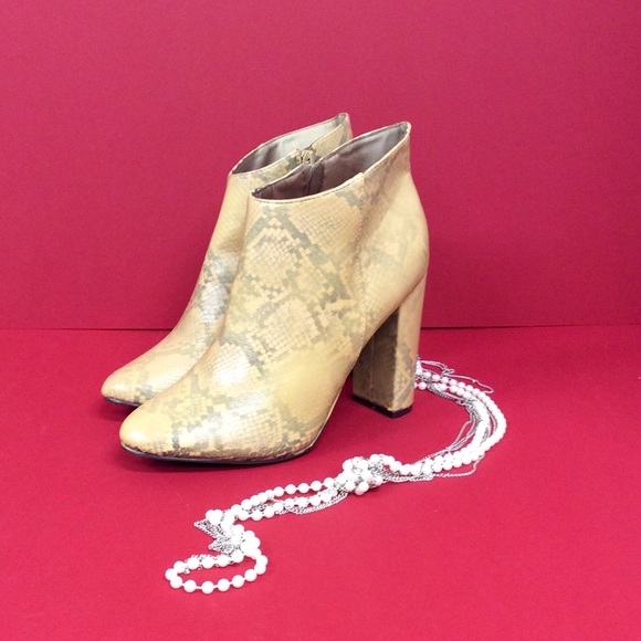 Breckelles Shoes - NEW!! Snake Print Booties