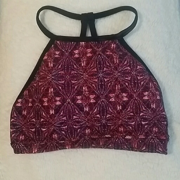 Halter geometric sports bra