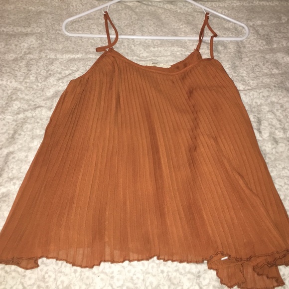 Top never worn super comfy.