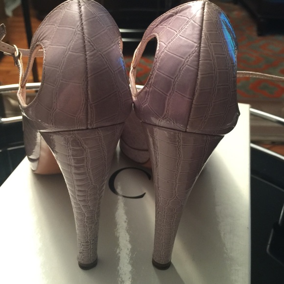 Casadei lavender raised patent leather stiletto 8B - Picture 3 of 4