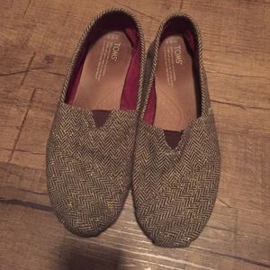 Women's Toms size 8.5