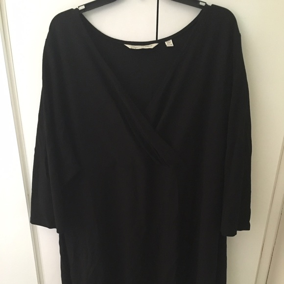 Avenue Black Knit V-neck wrap dress size 26/28
