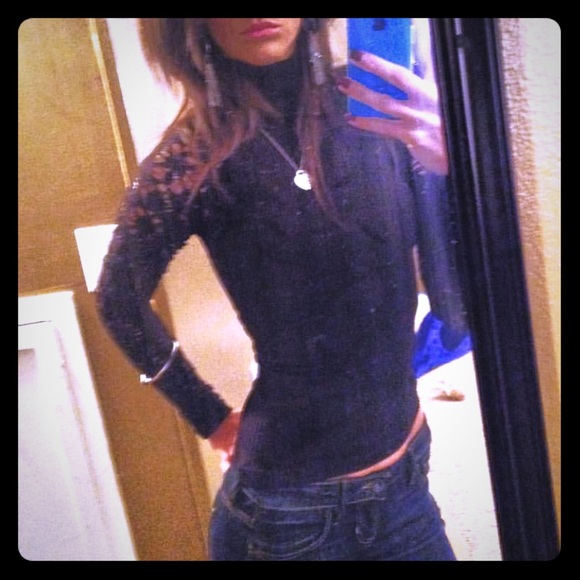 Pretty Black Sweater - Picture 1 of 2