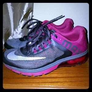 Ladies NIKE Air Max Excellerate+2