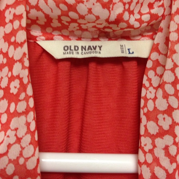 Old Navy Sleeveless Blouse - Picture 3 of 4