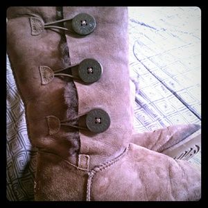 Bailey button uggs