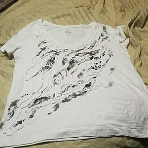 Zenergy black and white tshirt
