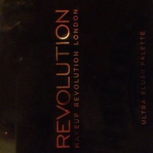 Makeup Revolution Blush Palette