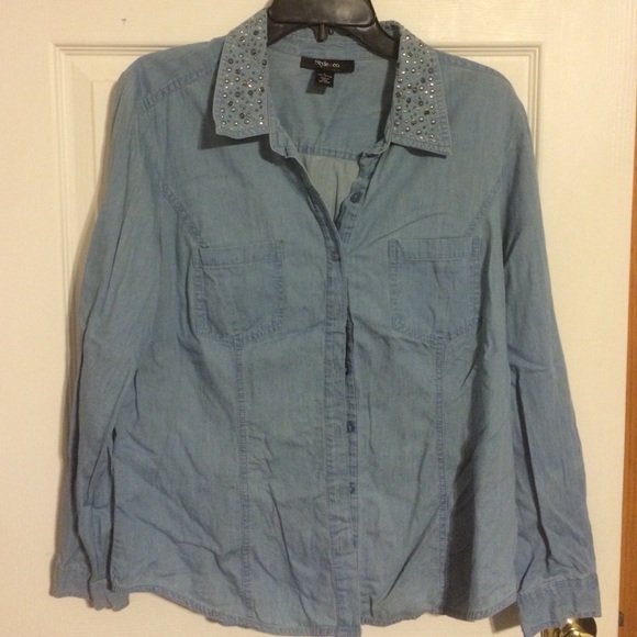 Style & Co. embellished chambray shirt size L