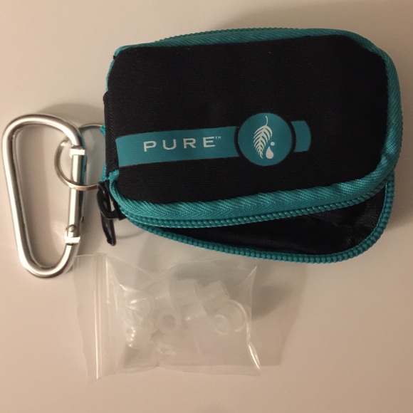 On-the-go Essential Oils Key Chain & 8 Bottles