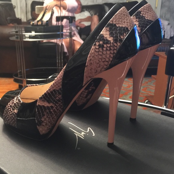 Giuseppe Zanotti Design patent leather snake pumps - Picture 3 of 4