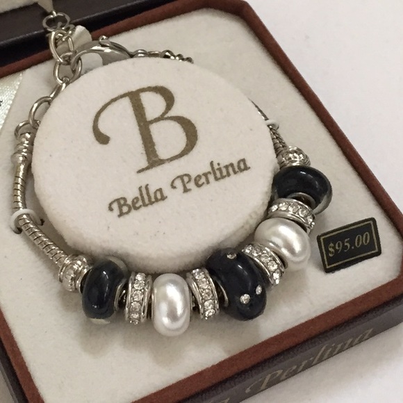 🎉Bella Perlina black and white bead bracelet 🎉