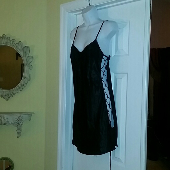 Victorias Secret lace tie up sides nite gown nwt - Picture 2 of 4