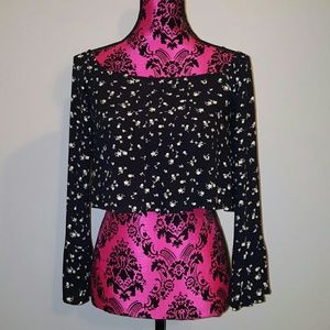 Stone cold fox off the shoulder top! XS