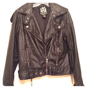FINAL SALE!! Faux-leather jacket