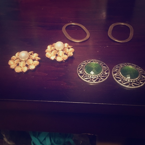 Assorted charms/pendants