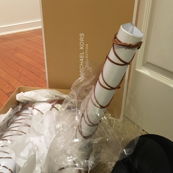 Shoes - Picture 2 of 4