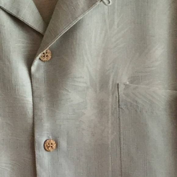 100%silk embossed button down - Picture 3 of 3