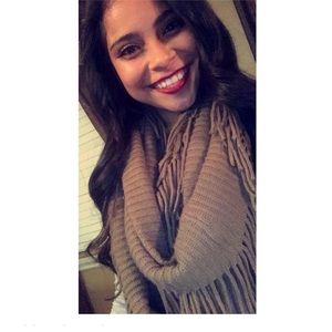 Meet your Posher, Eleni