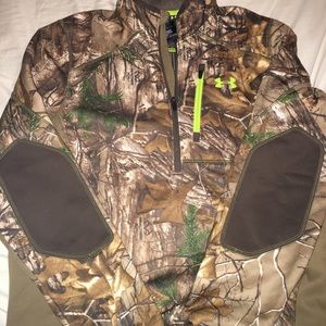 On hold till 9/13📣mens medium ua half zip