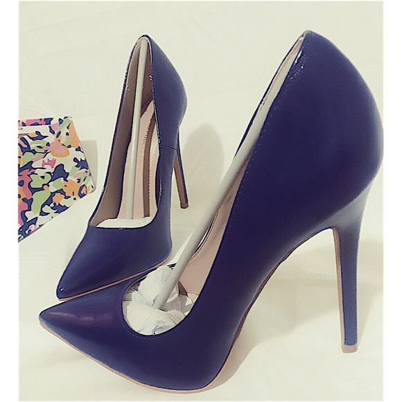 Royal blue super hot pointy pumps