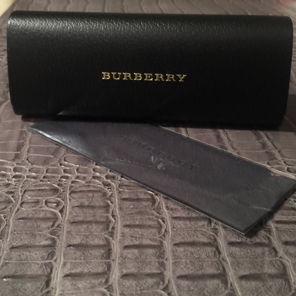 Burberry Eyeglass/ Sunglass Case
