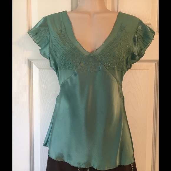 Retro Anthropologie Odille silk top!