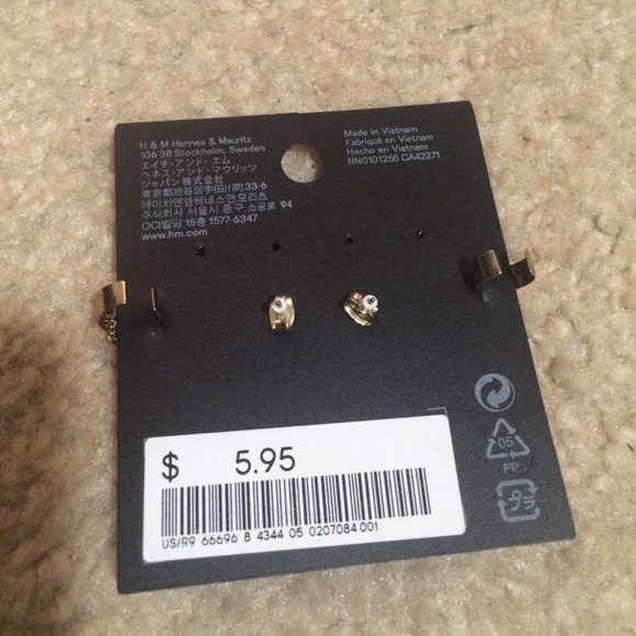 H&M leopard Gold earring cuff set - Picture 3 of 4