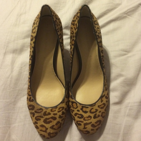 Banana Republic leopard pump size 8.5