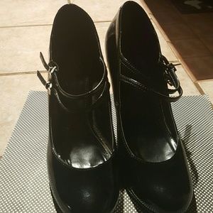 Black patent leather Mary Jane's