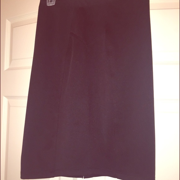 Form fitted with built in 'keep n place' structure