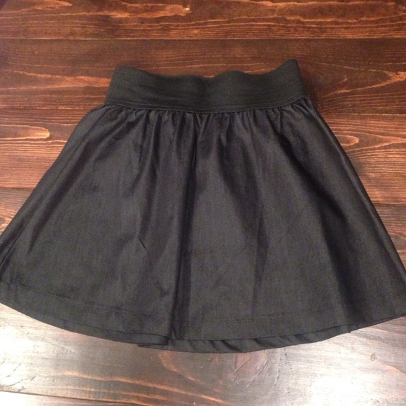 Black skater skirt- size M