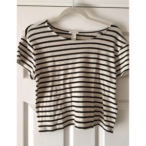 Forever 21 L black and cream crop top